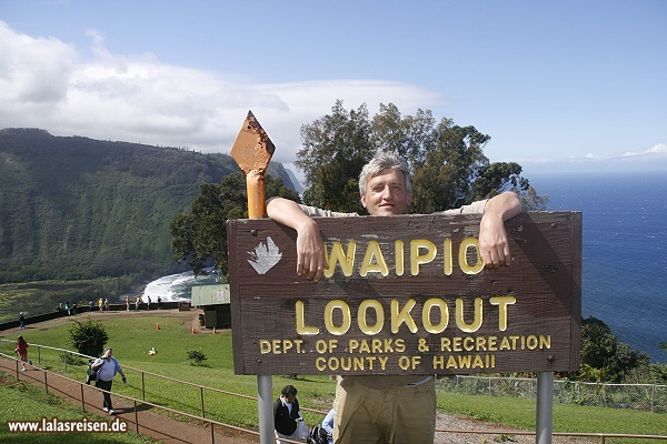 Waipio Valley Lookout