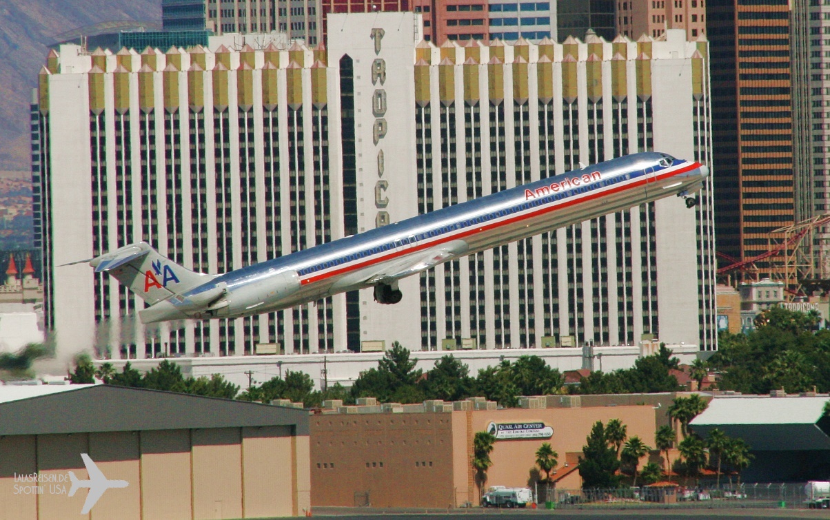 AA McDonnell Douglas MD-83 - N9629H2