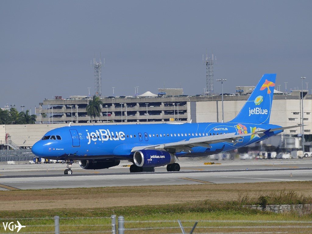 jetBlue Airways - Airbus A320-232 - N779JB "Bluericua" "Puerto Rico"  special colours