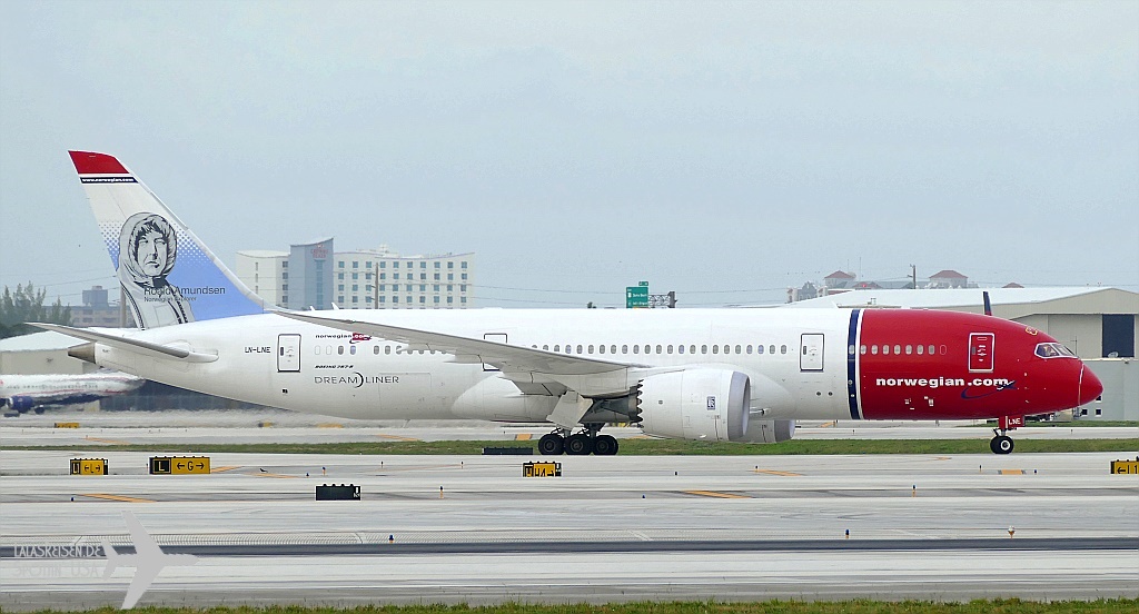 Norwegian Long Haul Boeing 787-8 Dreamliner - LN-LNE