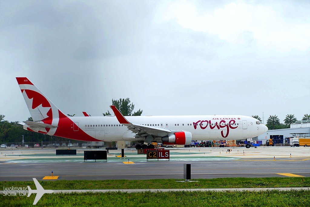 Rouge - Boeing 767-333(ER)(WL) - C-FMWY2