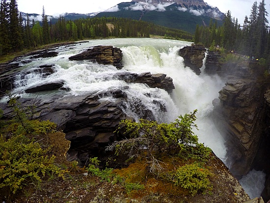 Athabasca Falls - mit einer GoPro geknipst, deshalb die runden Rnder