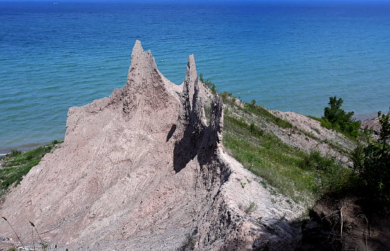 Chimney Bluffs State Park