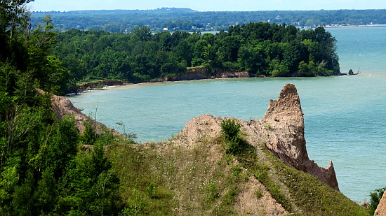 Chimney Bluffs State Park