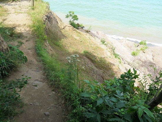 Chimney Bluffs State Park