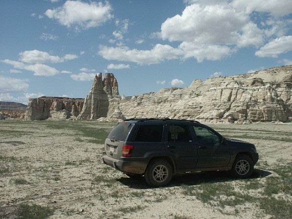 Autos sind hier mittlerweile verboten bzw. die White Rocks sind komplett geschlossen