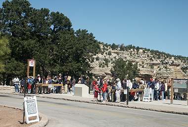 Grand Canyon - waiting for the Bus