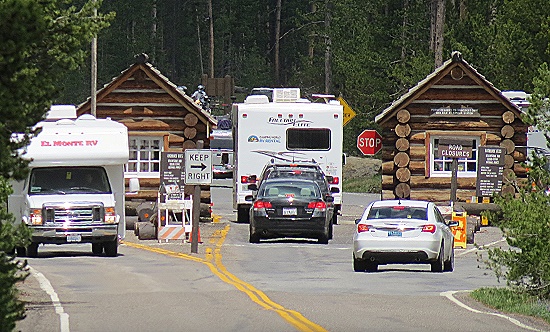 Grenze vom Grand Teton zum Yellowstone - zurck geknipst....