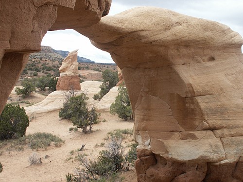 Devils Garden - Metate Arch