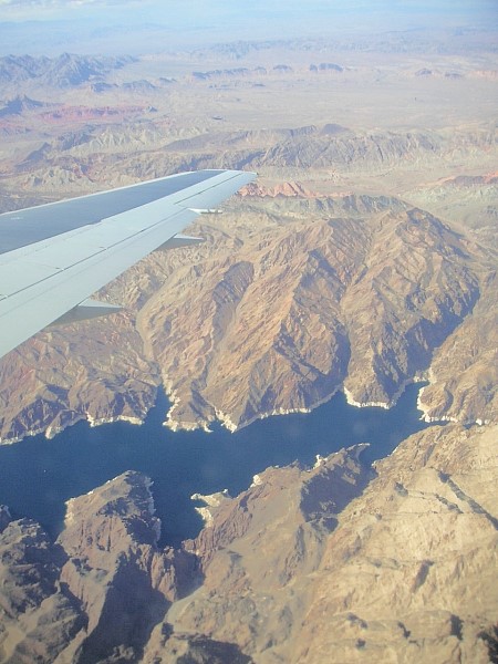 Lake Mead - gut zu sehen, wie hoch der Wasserstand vor einiger Zeit noch war