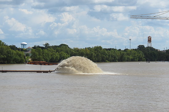 der Mississippi ist braun, stellenweise sogar schwarz