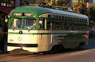 Muni: green & cream (original "wing" style)