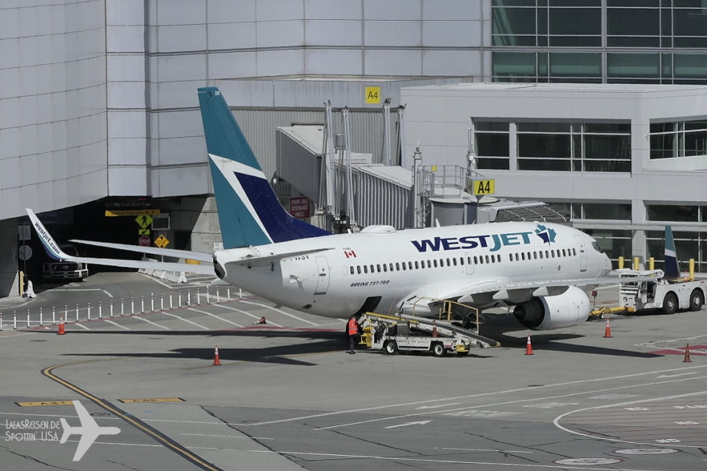 WestJet - Boeing 737-7CT - C-FWSV