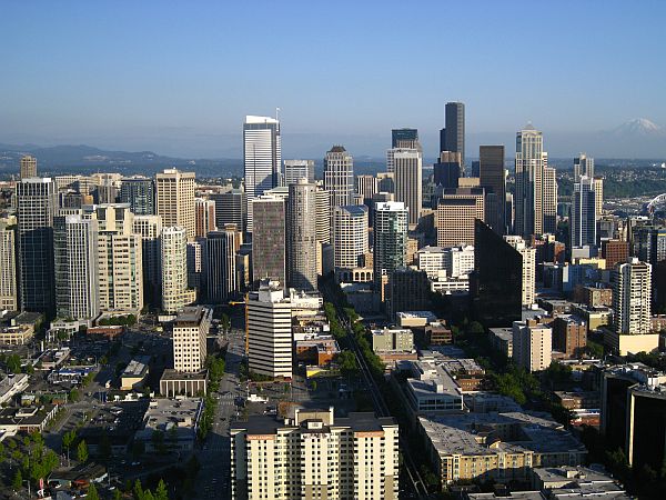 Blick von der Space Needle auf Seattle