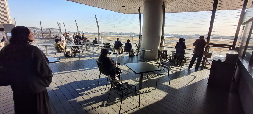 Haneda Terminal 1 Observation Deck - hier die sdliche Terrasse