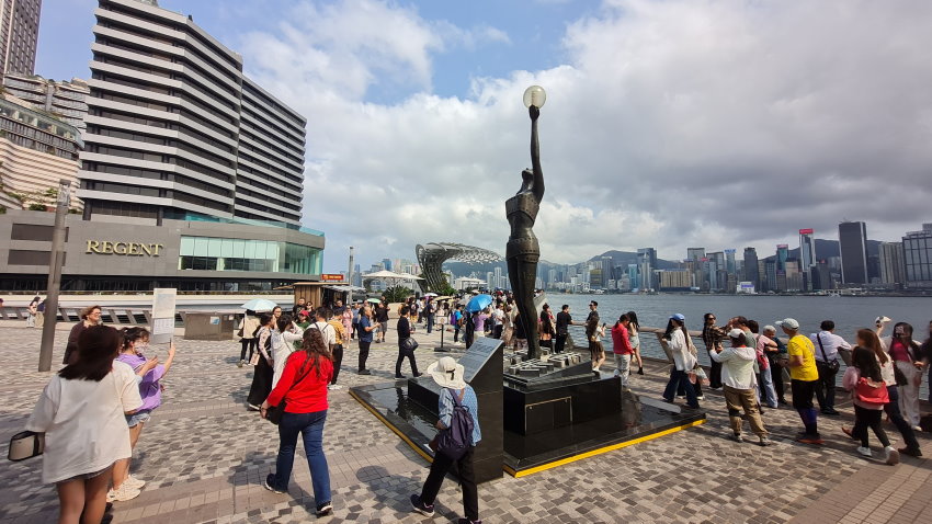 Hong Kong Film Awards Statue