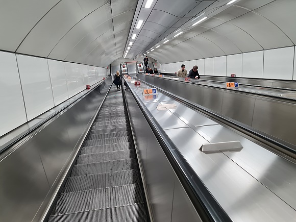 London Bank Station