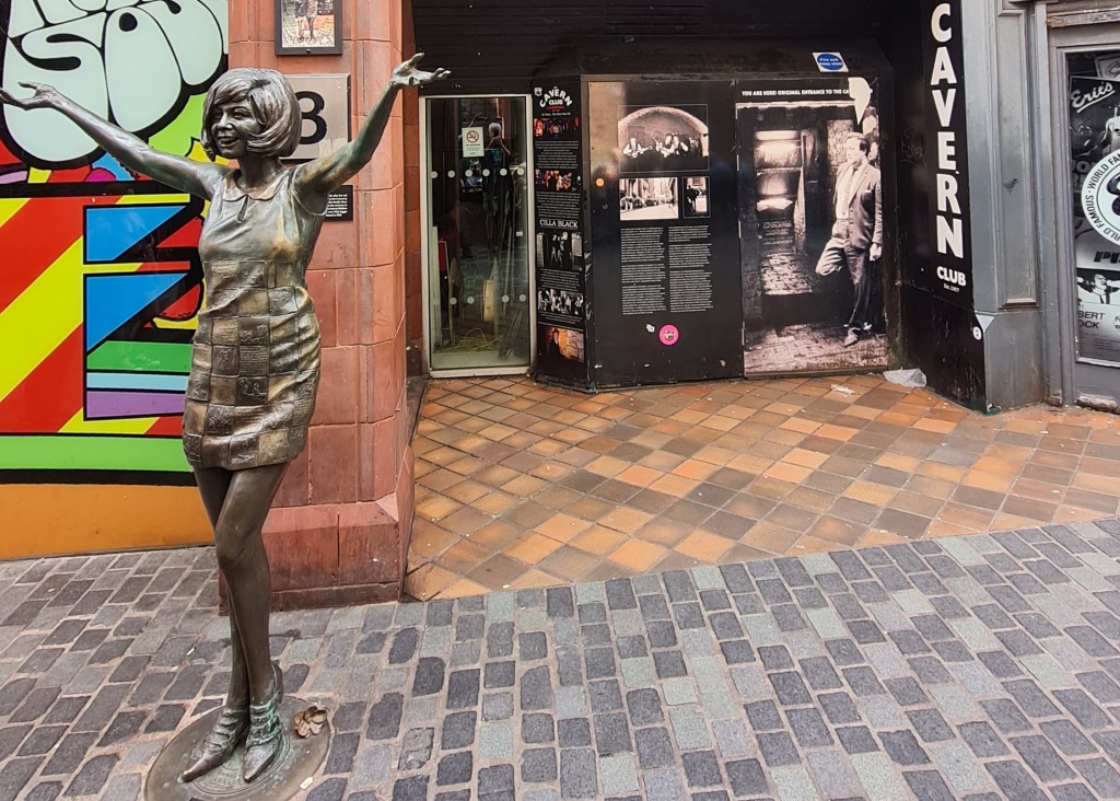 Cilla BLack Statue Liverpool