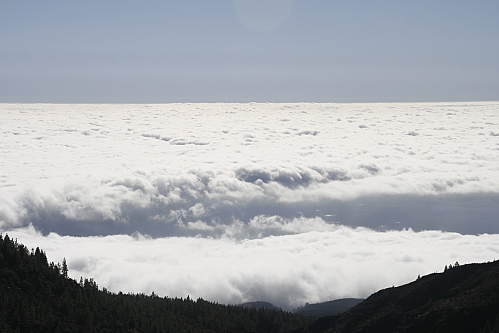 durchstieen wir die mittlerweile dick angeschwollene Wolkendecke