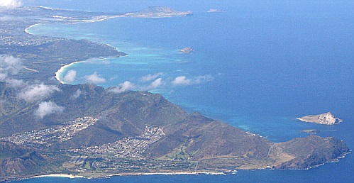 Die Ostkste von Oahu aus der Luft gesehen.