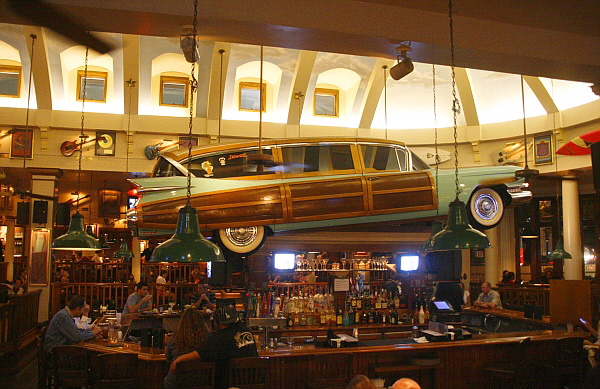 Hard Rock Cafe Honolulu