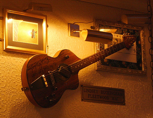 Hard Rock Cafe Honolulu