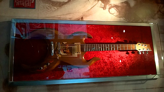 Hard Rock Cafe Vienna - Eine Gitarre von Frank Zappa