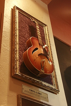 Hard Rock Cafe Myrtle Beach - Gitarre von Greg Lake