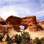 Arches Park - Tunnel Arch<br />Neben dem Tunnel Arch ist ein weiterer namenlose Arch, nur schwer zu erkennen.