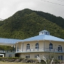 Church of God at Eden Brown - Nevis<br />Mal ganz was anderes. Eine flache Blaudachkirche. Hat sogar ne eigene Webseite. Aber die Alten gefallen mir eigentlich besser...