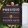 Das Presidio in San Francisco, Kalifornien ist ein historischer Militärstützpunkt in strategisch günstiger Lage an der Spitze der Halbinsel, direkt am Golden Gate, der Einfahrt in die Bucht von San Francisco. Es wurde seit der Gründung durch die Spanier im Jahr 1776 bis 1994 nacheinander von den Armeen Spaniens, Mexikos und den Vereinigten Staaten genutzt und war damit der am längsten genutzte Truppenstützpunkt in den Vereinigten Staaten.<br /><br />In dem zwei auf drei km großen Gelände befinden sich 870 Gebäude, rund 470 davon gelten als historisch bedeutend. Der Stützpunkt wurde 1962 als National Historic Landmark District ausgewiesen und wird seit dem 1. Oktober 1994 als Teil des Golden Gate National Recreation Area vom National Park Service verwaltet. Für die Nutzung des Areals wurde im Jahr 1996 der Presidio Trust gegründet.<br /><br />Zu dessen Aufgaben gehört die wirtschaftliche Verwertung der Grundstücke zur Vermietung und Verpachtung von Wohnungen und Gewerbeflächen. Größte gewerbliche Mieter mit ca. 61.000 m² sind die Unternehmen von George Lucas. LucasArts, Industrial Light and Magic und Lucasfilm haben seit dem Jahr 2005 Büros für ca. 2.500 Angestellte im Presidio. Die ehemaligen Quartiere der Mannschaften und Offiziere werden nach Renovierungen und Umbauten vermietet, etwa 2.500 Personen wohnen heute auf dem Gelände in spektakulärer Lage.<br /><br />Besucht am 29.9.2005