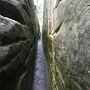 Kentucky's Natural Bridge<br />Oben sind es dann ca. 500 Meter bis zum Arch, u.a. durch einen engen Gang.