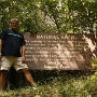 Natural Arch<br />Der Arch ist ca. 17 Meter hoch und 30 Meter breit, also einer von der ganz grossen Sorte. Entstanden durch die üblichen Verdächtigen, Wetter und Wasser. Hier war früher eine bevorzugte Jagdgegend der Shawnee und Cherokee Indianer.