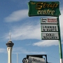 The Strip Centre mit Stratosphere Tower im Hintergrund<br />12.10.2005