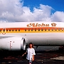Aloha Airlines - Boeing 737-3T0 - N301AL - ich habe diese Registrierung genommen, weil Claudia vor diesem Flugzeug steht. Geflogen sind wir aber definitiv mit einer 737-200.<br />04.12.1992 - Hilo - Kahului - AQ91 - 0:23 Std.