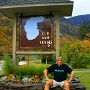 Der Old Man of the Mountain, eine natürliche Granitformation am Cannon Mountain, die vom Profile Lake aus wie das zerklüftete Gesicht eines Menschen (speziell die Kinnparty erinnerte stark an Jay Leno) wirkte, am 3. Mai 2003 aber trotz wiederholter Rettungsversuche zu Tal stürzte. Besucht am 6.10.2007