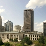 Blick auf's Capitol und Downtown Columbus, vom Hyatt at Capitol Square aus gesehen.