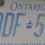 Ontario  ist eine Provinz im Südosten Kanadas. Sie ist die bevölkerungsreichste und nach Québec die flächenmäßig zweitgrößte Provinz (Nunavut und die Nordwest-Territorien sind zwar größer, aber keine Provinzen).Ontario grenzt an die Provinzen Manitoba im Westen und Québec im Osten sowie an fünf US-Bundesstaaten im Süden.<br /><br />Hauptstadt Ontarios und gleichzeitig größte Stadt des Landes ist Toronto.[3] Ottawa, die Hauptstadt Kanadas, befindet sich im Osten an der Grenze zu Québec. Im Gegensatz zu vielen anderen Flächenstaaten existiert kein gesonderter Hauptstadtdistrikt. Bei der Volkszählung 2006 wurden 12.160.282 Einwohner gezählt, was 38,5 % der Bevölkerung Kanadas entspricht.<br />