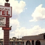 6.8.1989 - Red Carpet Inn Motel - Flagstaff/AZ - Zimmer 21<br />Nach einer Nacht sind wir umgezogen weil das Motel direkt an der Bahnstrecke lag. Und wer schon einmal in Flagstaff war weiss was das bedeutet.