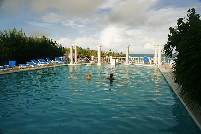 Der alte Pool sieht immerhin noch gut aus