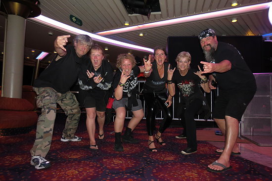 Gruppenfoto @ 70000 Tons of Metal 2014