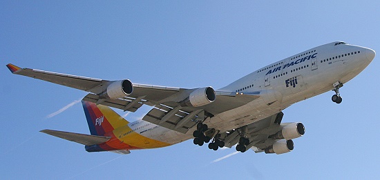 Boeing 747-400 Air Pacific